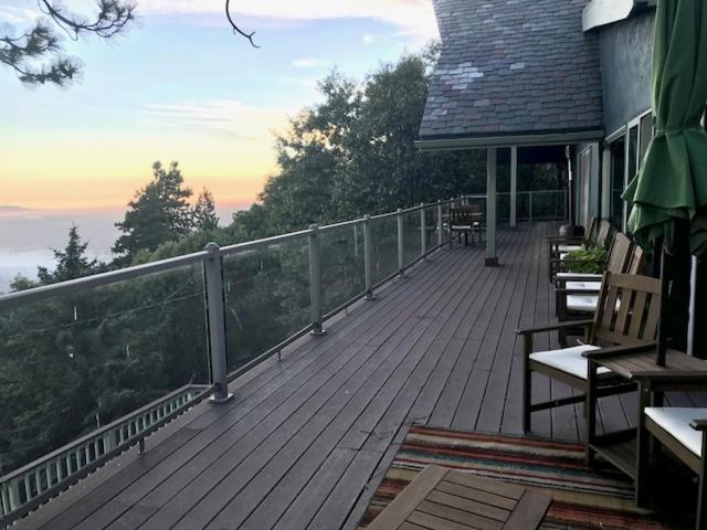 Skyforest Inn Exteriér fotografie